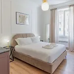 Gio House - Palazzo Storico Apartment *