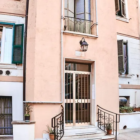 Gio House - Palazzo Storico Apartment